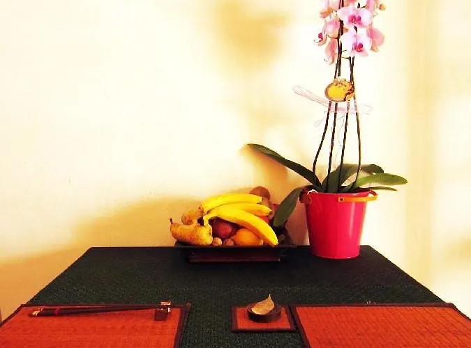 Host Historic Centre Albergue Nápoles